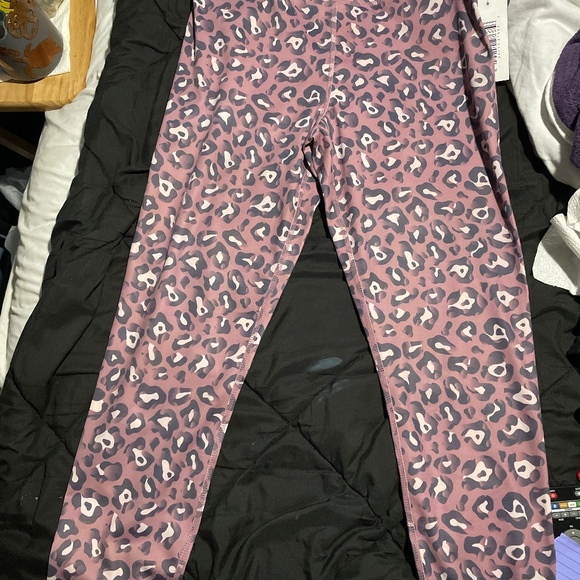 Mauve and pink cheetah workout pants - Picture 1 of 6